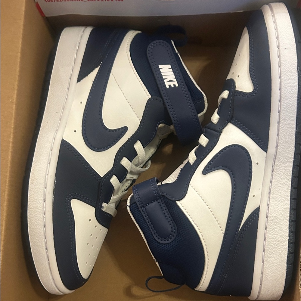 Nike Kids' Borough Mid 2